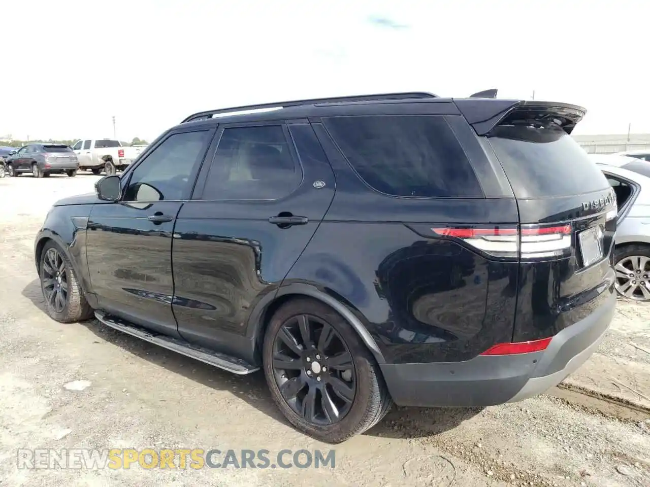 2 Фотография поврежденного автомобиля SALRG2RV4K2401273 LAND ROVER DISCOVERY 2019