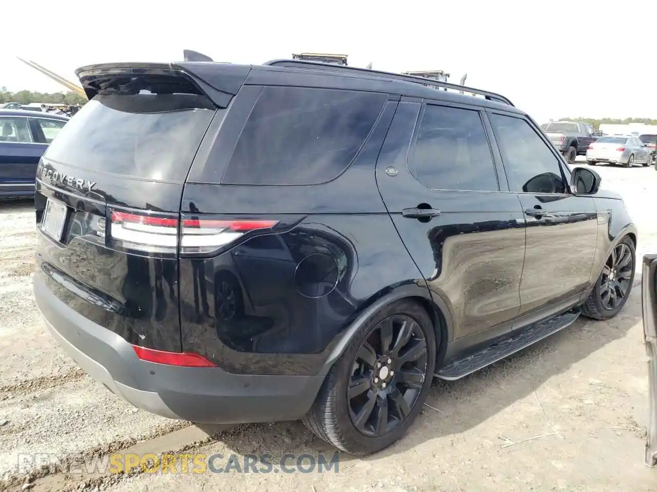 3 Фотография поврежденного автомобиля SALRG2RV4K2401273 LAND ROVER DISCOVERY 2019