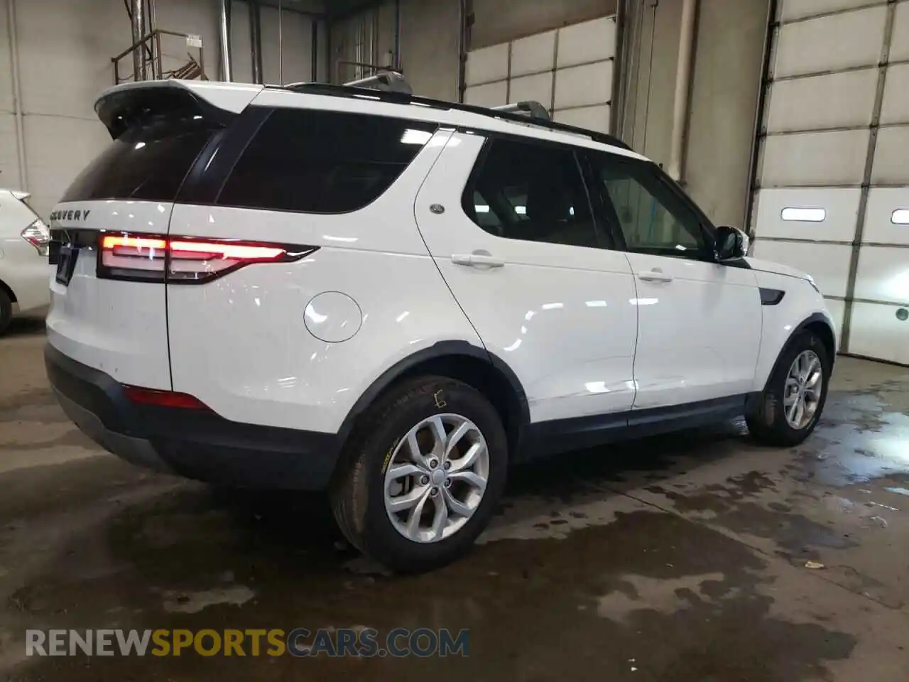 3 Фотография поврежденного автомобиля SALRG2RV4KA094368 LAND ROVER DISCOVERY 2019