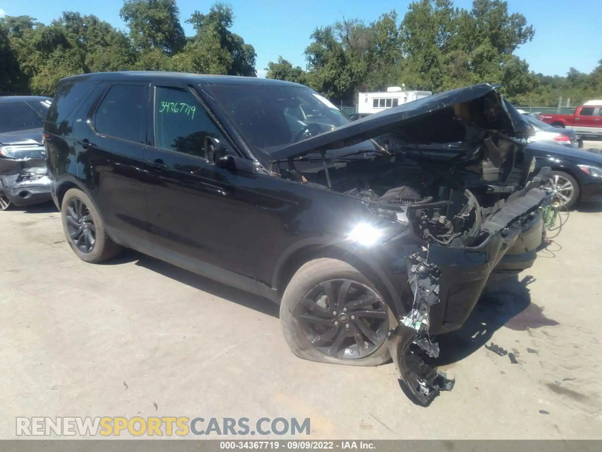 1 Photograph of a damaged car SALRG2RV7KA094574 LAND ROVER DISCOVERY 2019
