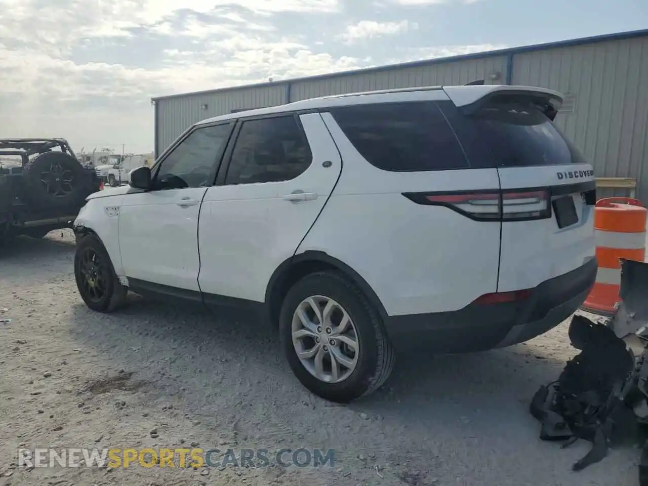 2 Photograph of a damaged car SALRG2RV8K2402359 LAND ROVER DISCOVERY 2019