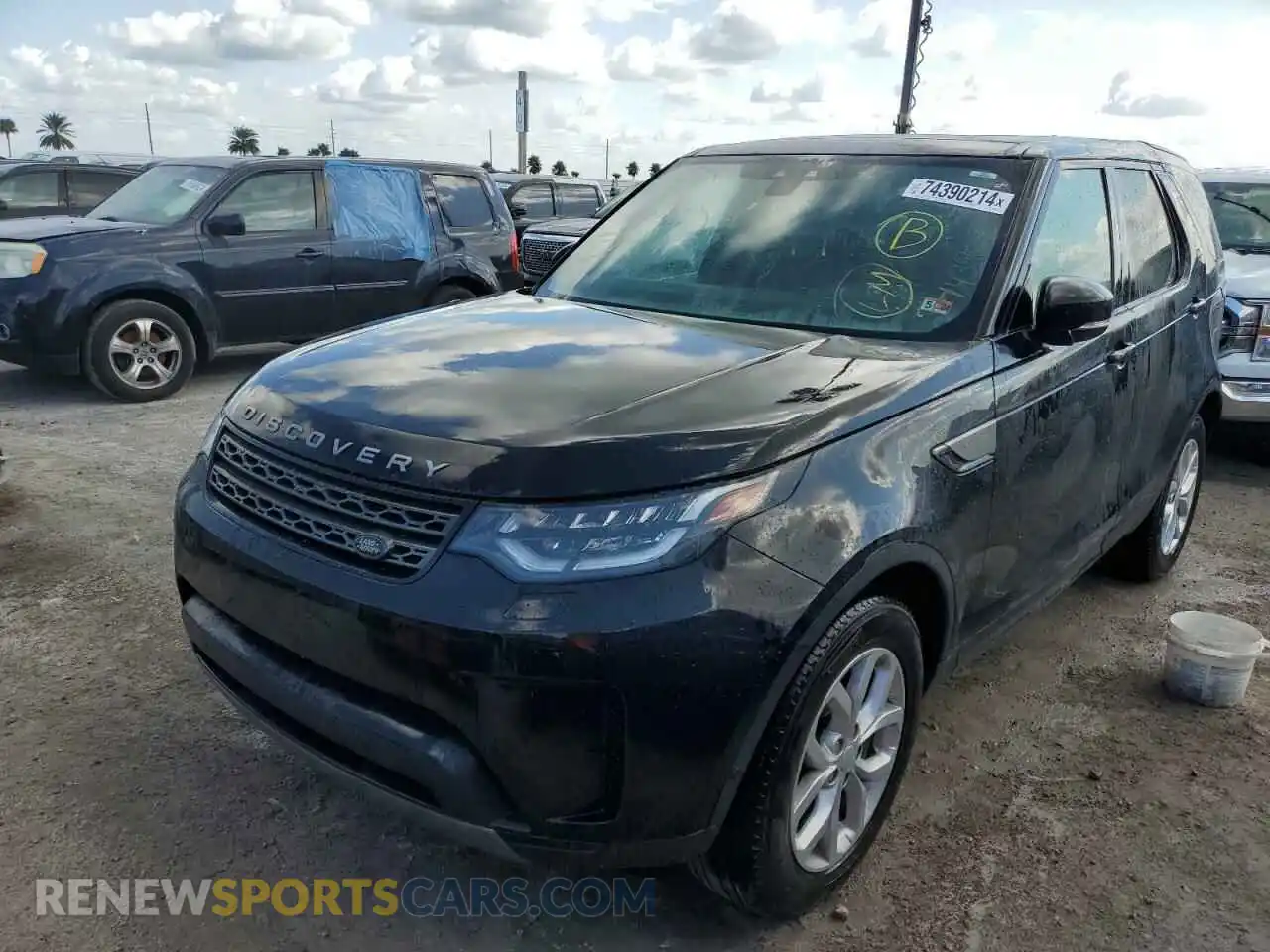 1 Photograph of a damaged car SALRG2RVXKA094617 LAND ROVER DISCOVERY 2019