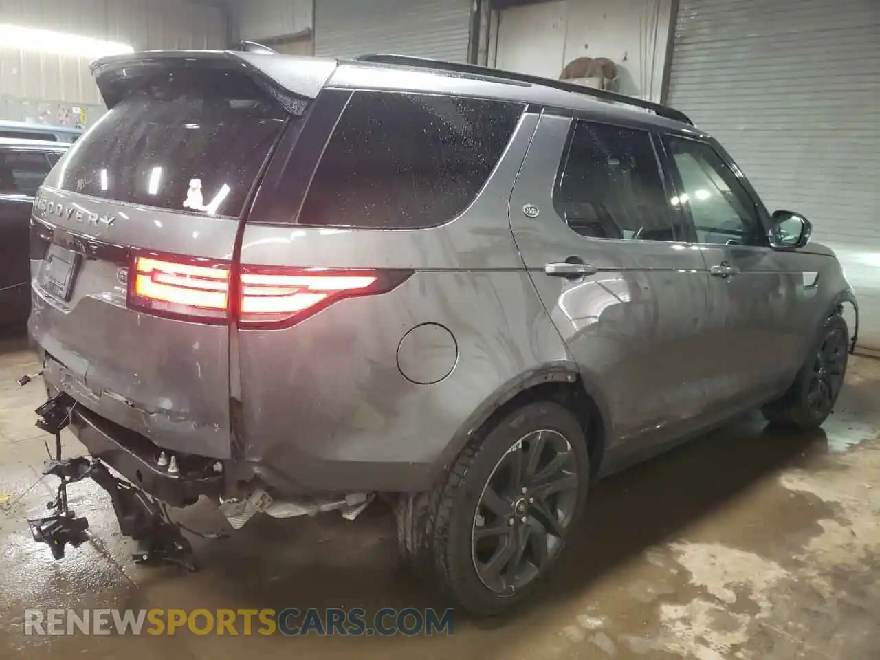 3 Photograph of a damaged car SALRR2RV3K2401016 LAND ROVER DISCOVERY 2019