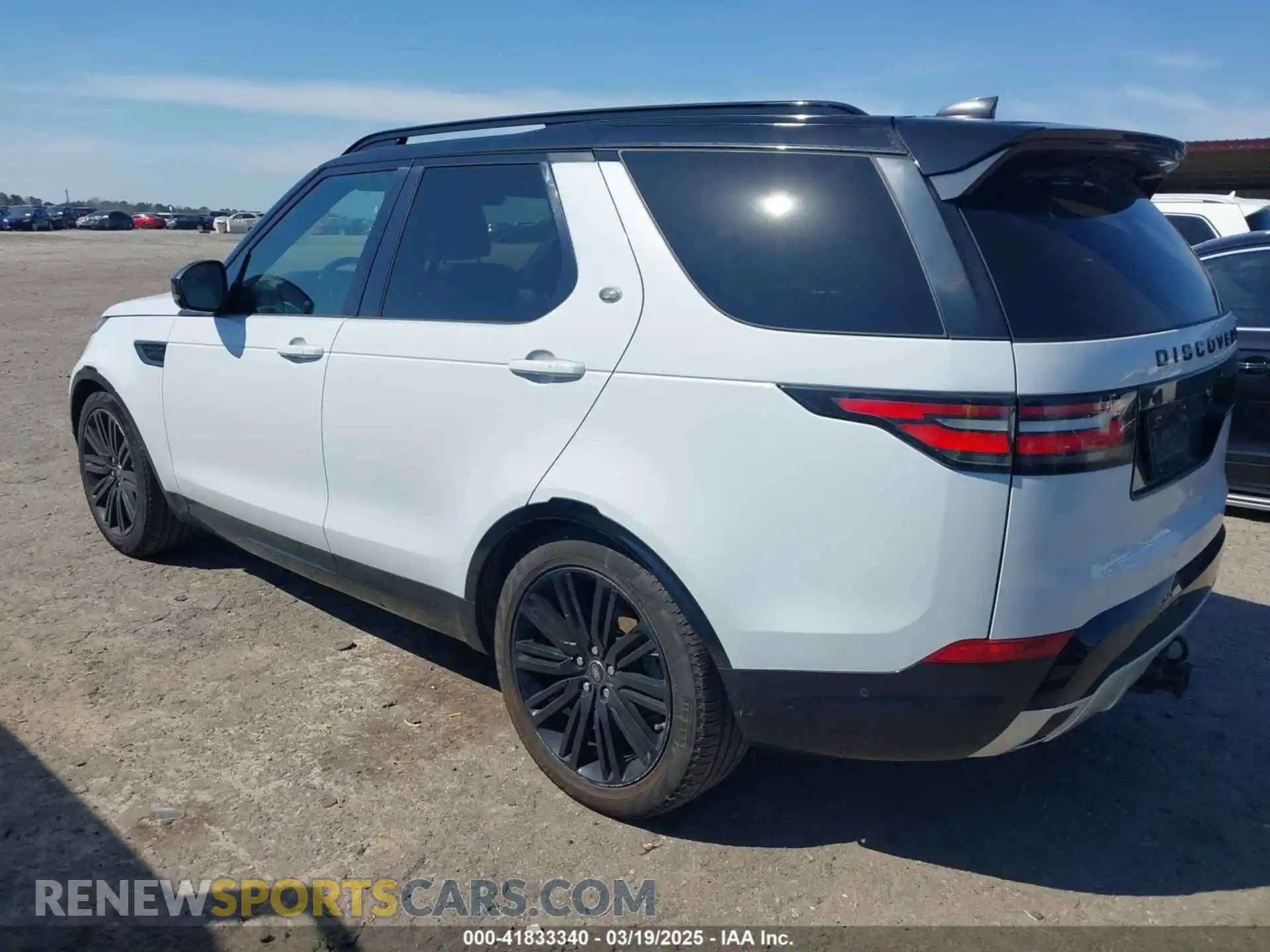 3 fotografías del automóvil dañado SALRT2RK8KA080555 LAND ROVER DISCOVERY 2019