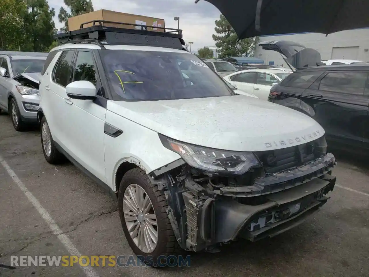 1 Photograph of a damaged car SALRT2RV5K2400385 LAND ROVER DISCOVERY 2019