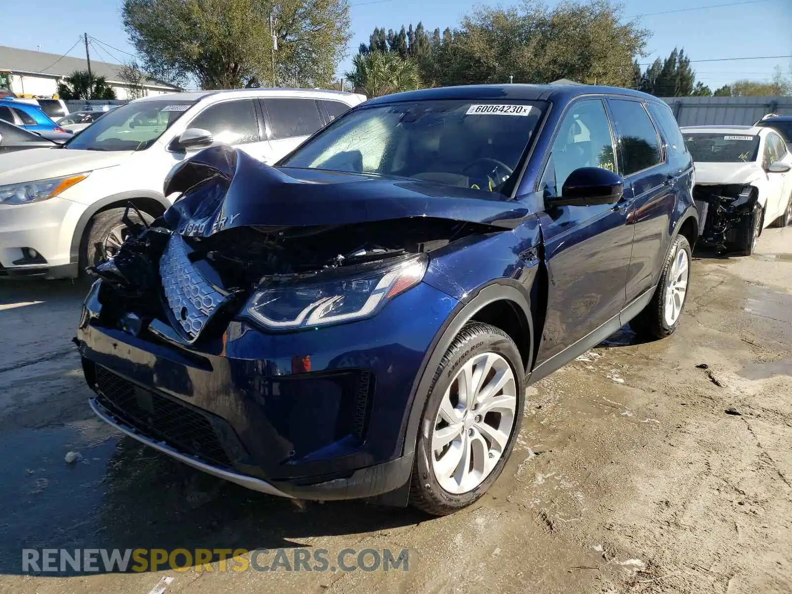 2 Photograph of a damaged car SALCP2FX4LH848471 LAND ROVER DISCOVERY 2020