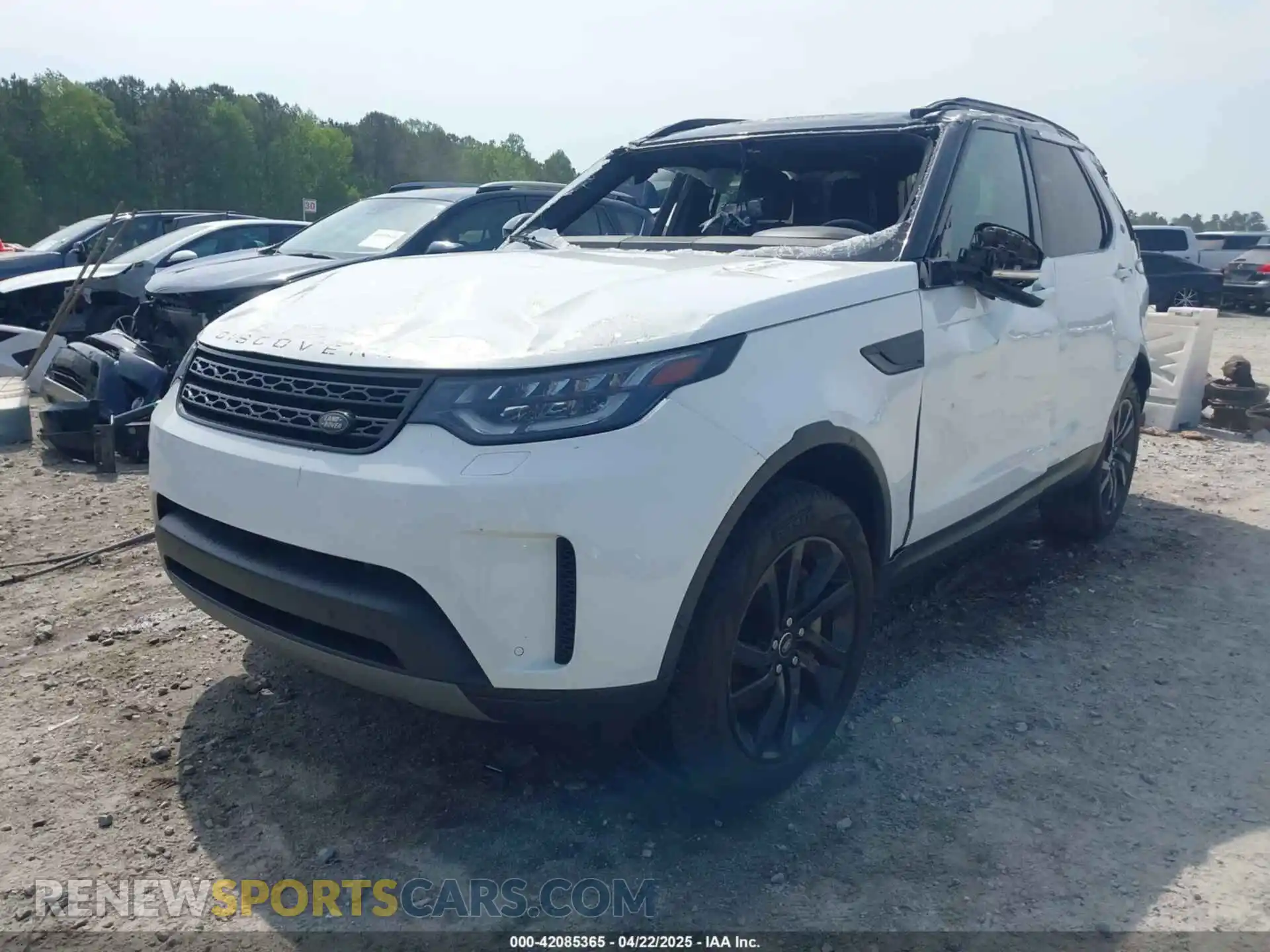 2 Photograph of a damaged car SALRG2RV0L2419318 LAND ROVER DISCOVERY 2020