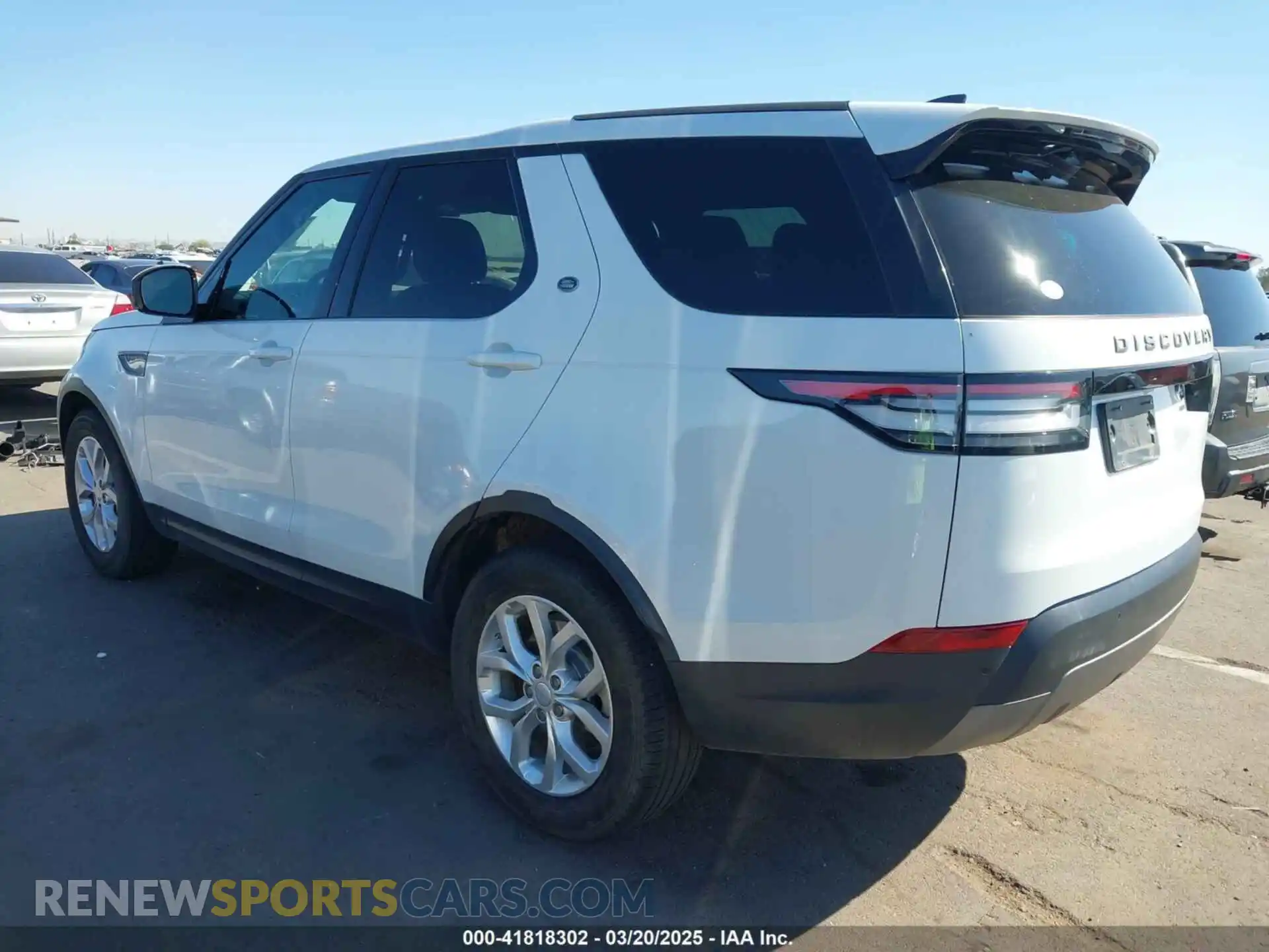 3 Photograph of a damaged car SALRG2RV0L2421943 LAND ROVER DISCOVERY 2020