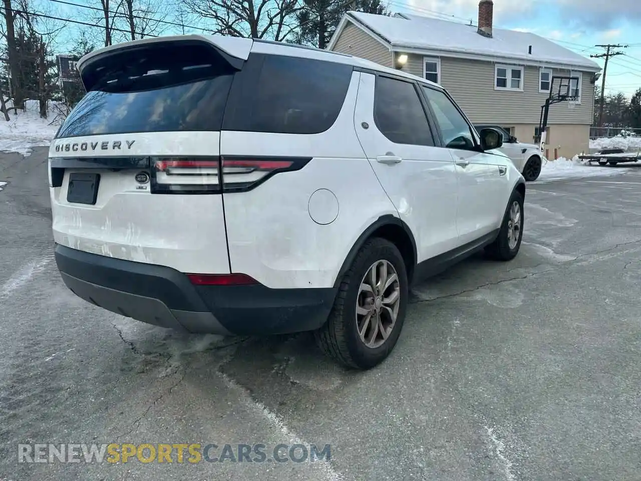 3 Photograph of a damaged car SALRG2RV2L2428750 LAND ROVER DISCOVERY 2020
