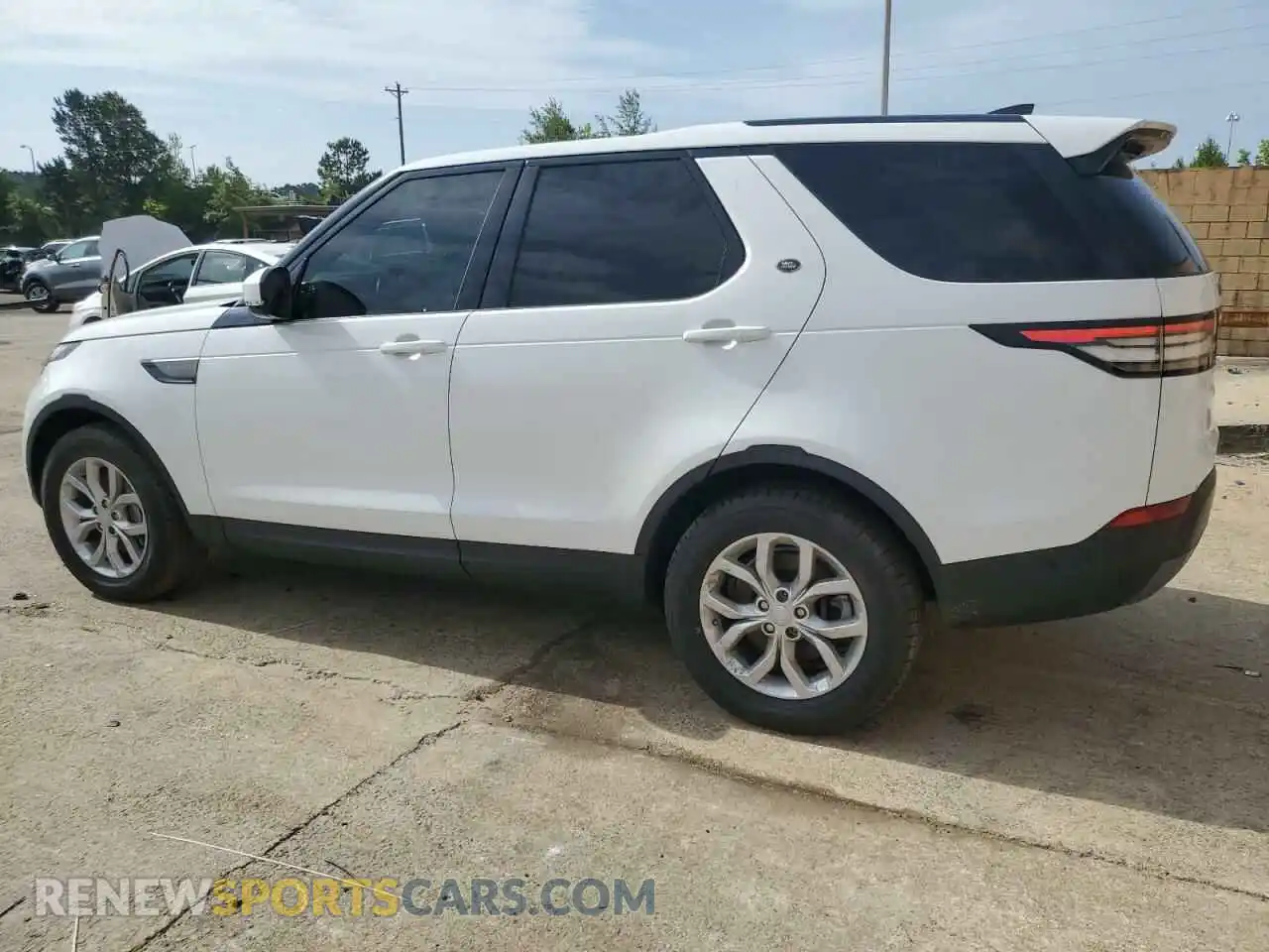2 Photograph of a damaged car SALRG2RV2L2429333 LAND ROVER DISCOVERY 2020