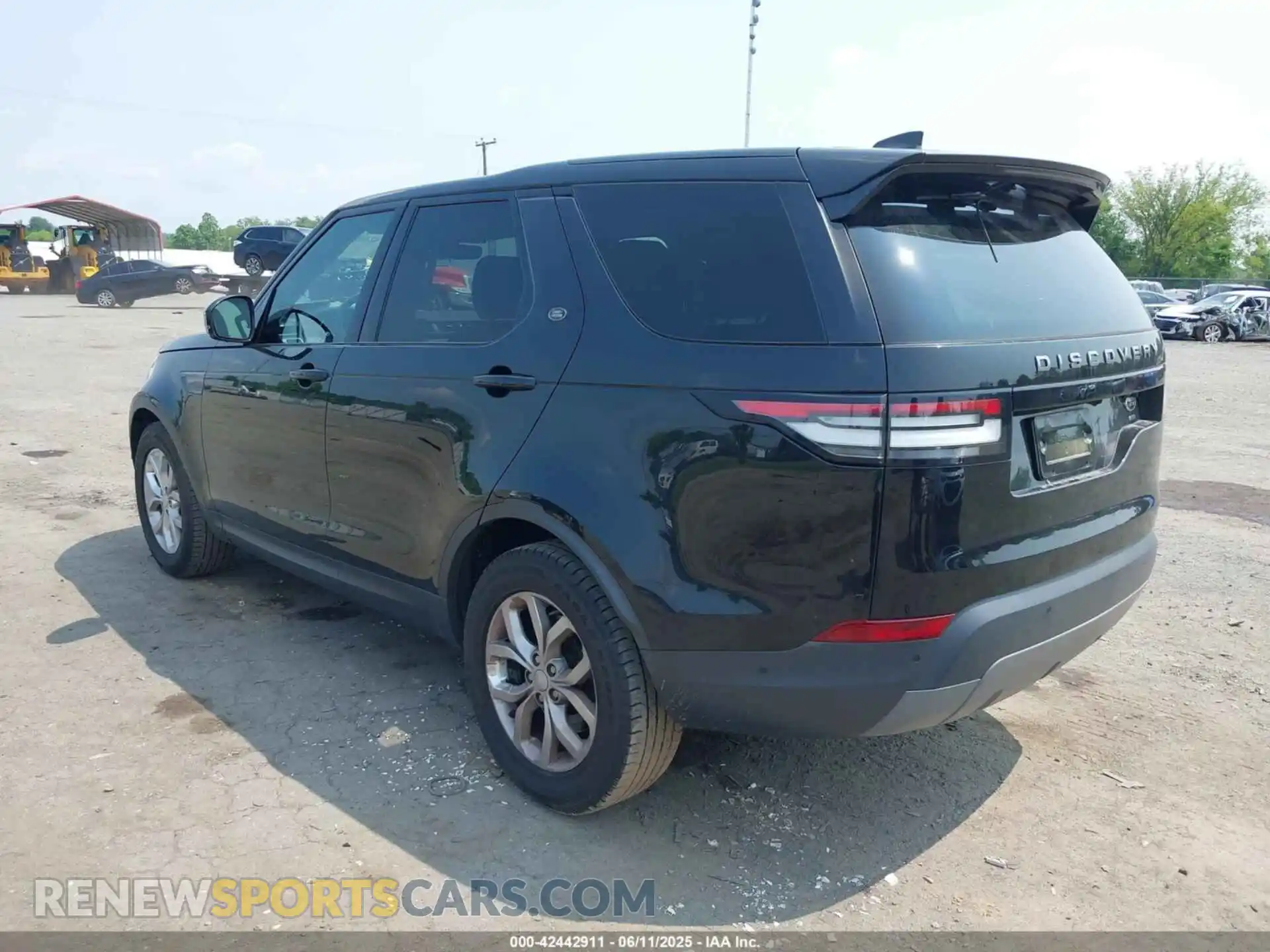 3 Photograph of a damaged car SALRG2RV4L2429365 LAND ROVER DISCOVERY 2020