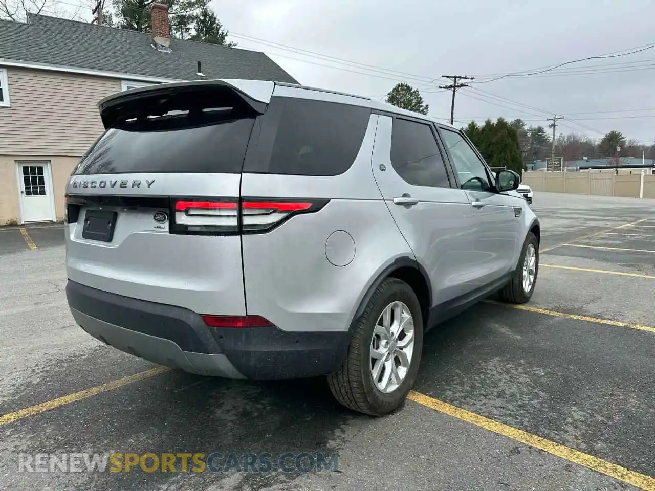 3 Photograph of a damaged car SALRG2RV5L2422148 LAND ROVER DISCOVERY 2020