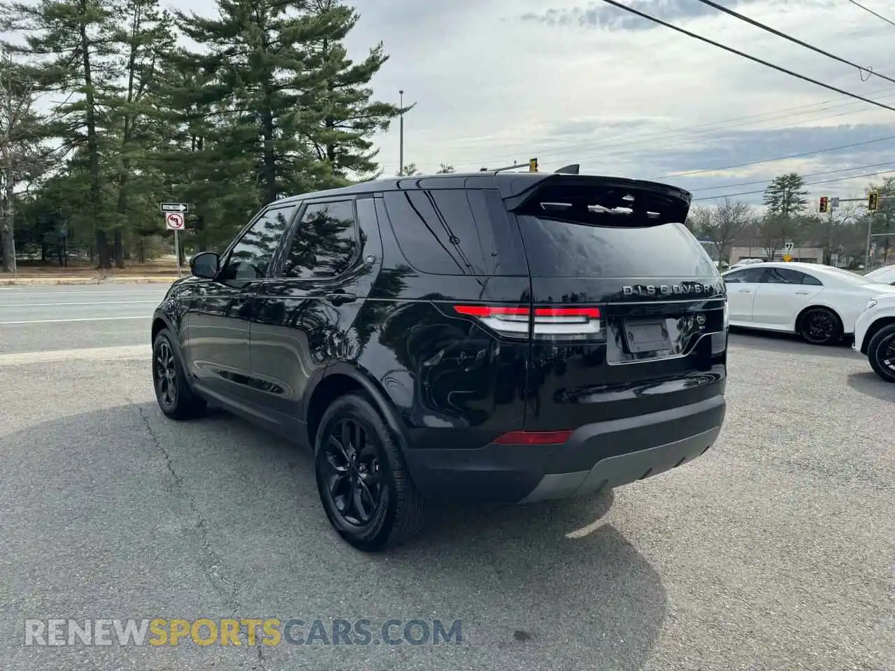 3 Photograph of a damaged car SALRG2RV5L2424255 LAND ROVER DISCOVERY 2020