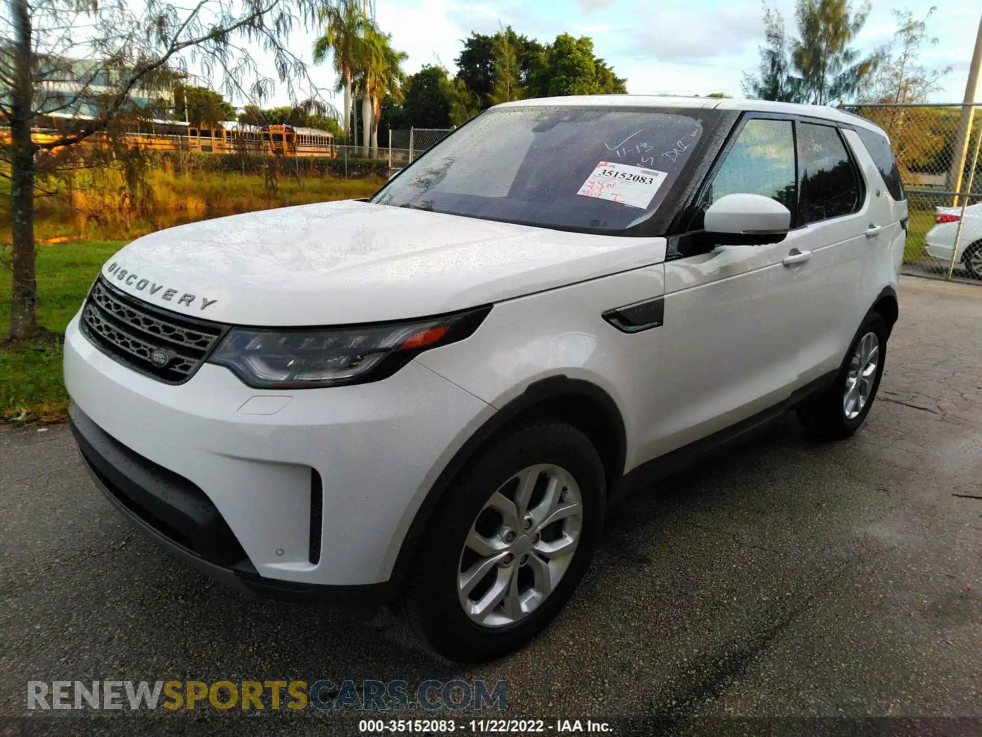2 Photograph of a damaged car SALRG2RV5L2427995 LAND ROVER DISCOVERY 2020