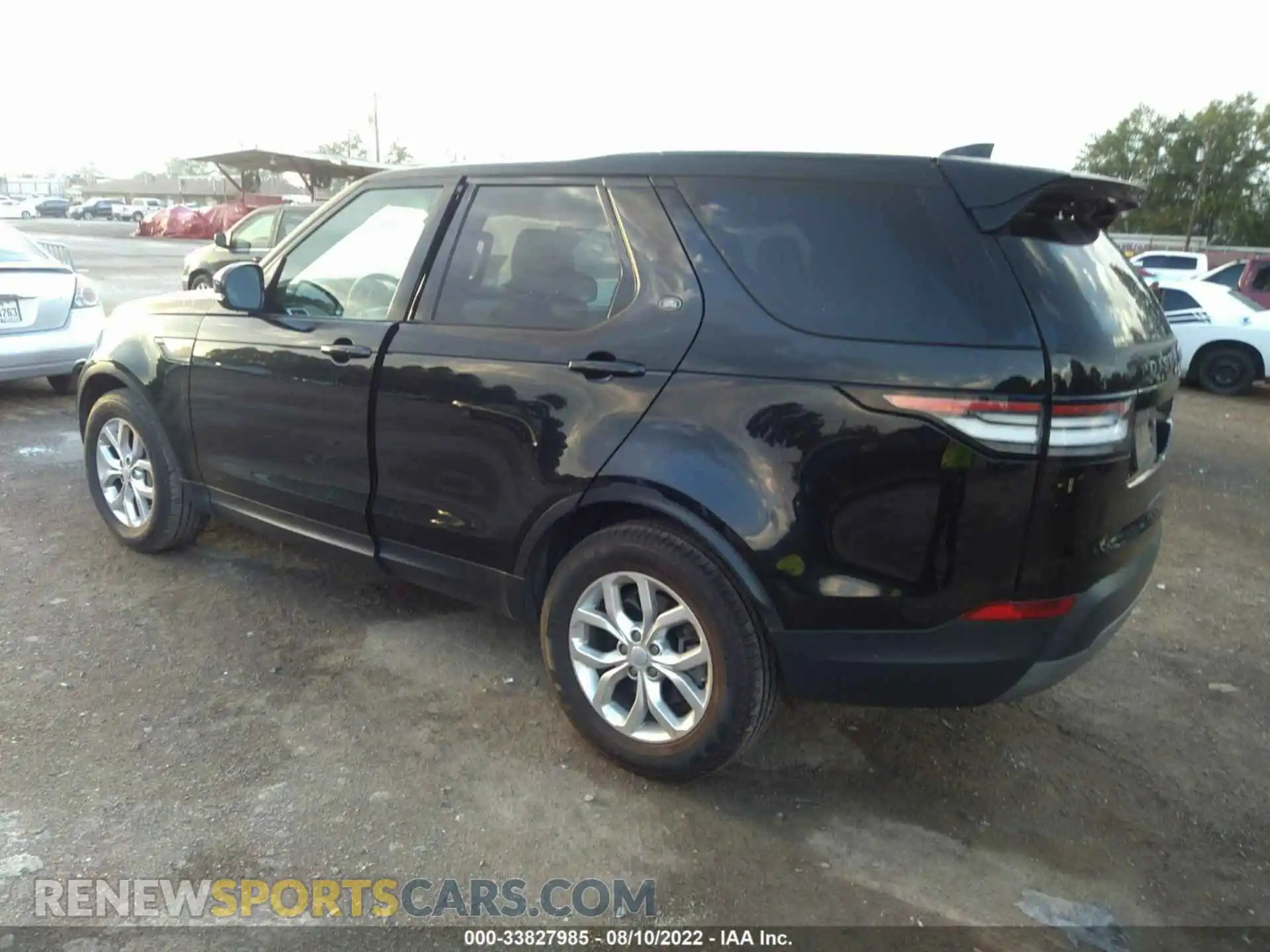 3 Photograph of a damaged car SALRG2RV6L2424216 LAND ROVER DISCOVERY 2020