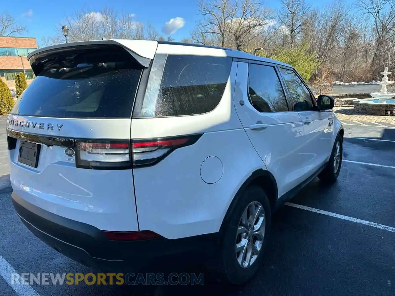 3 Photograph of a damaged car SALRG2RV7L2423060 LAND ROVER DISCOVERY 2020