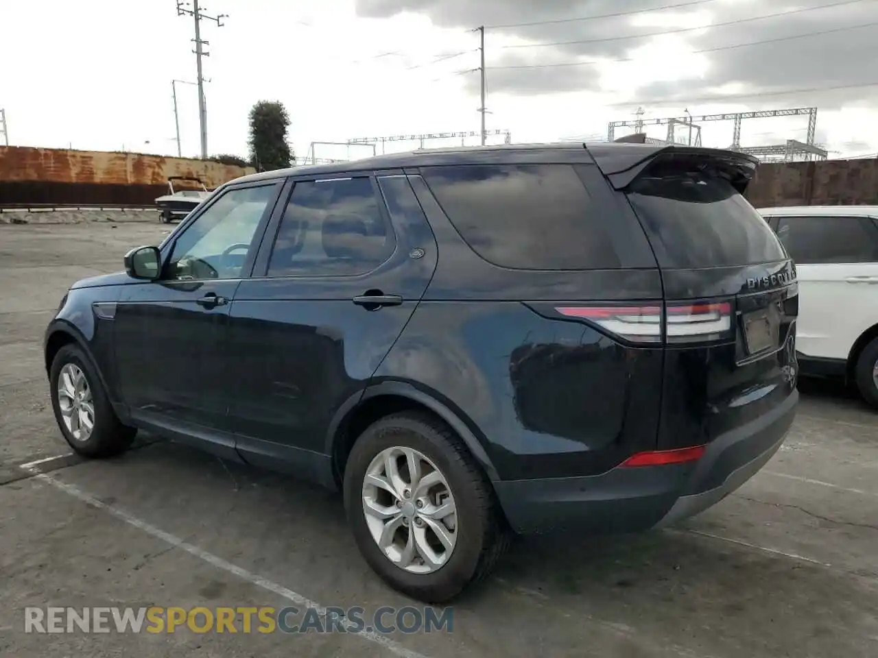 2 Photograph of a damaged car SALRG2RV9L2423500 LAND ROVER DISCOVERY 2020