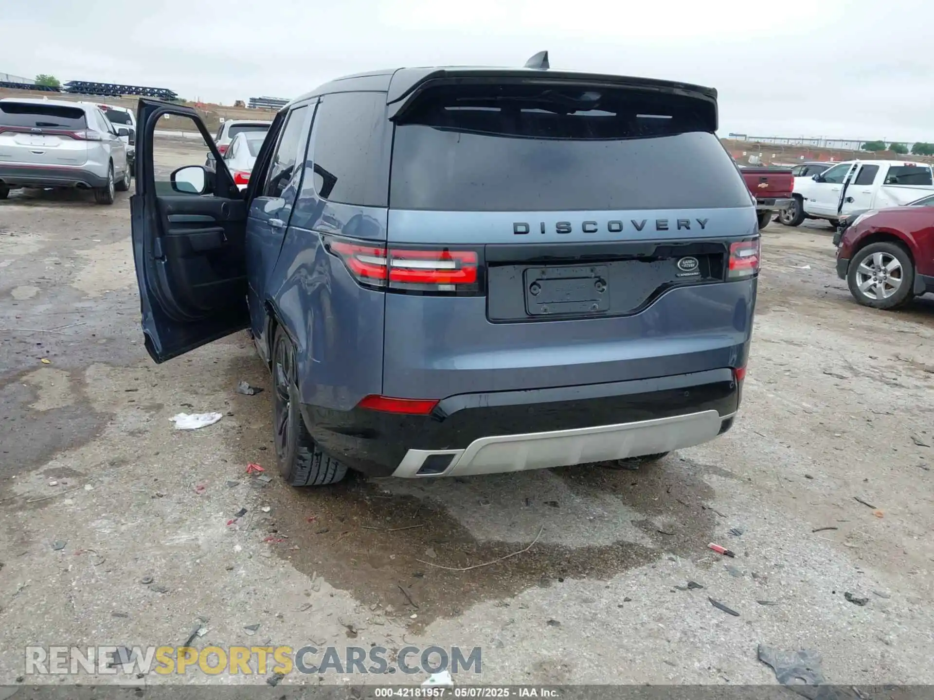 2 Photograph of a damaged car SALRU2RV3L2420598 LAND ROVER DISCOVERY 2020