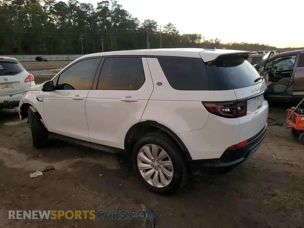 2 Photograph of a damaged car SALCJ2FX6MH899036 LAND ROVER DISCOVERY 2021
