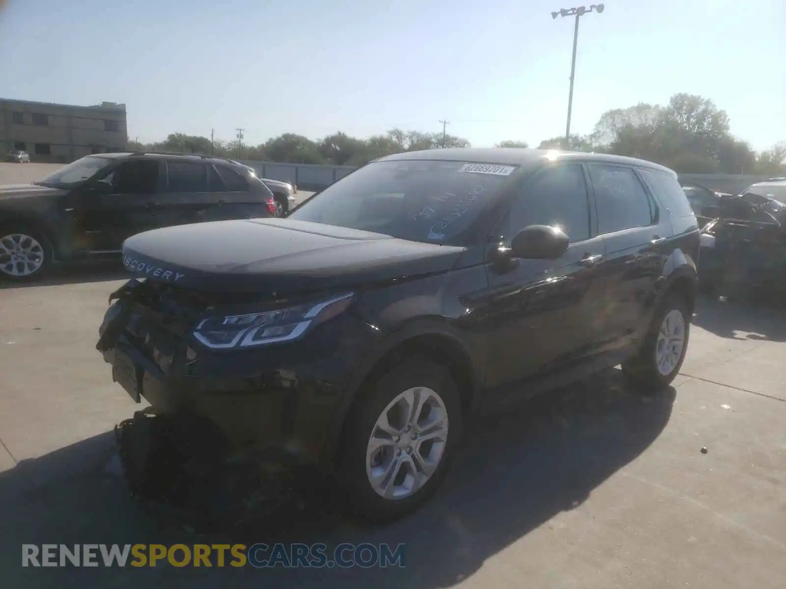 2 Photograph of a damaged car SALCJ2FX8MH883467 LAND ROVER DISCOVERY 2021