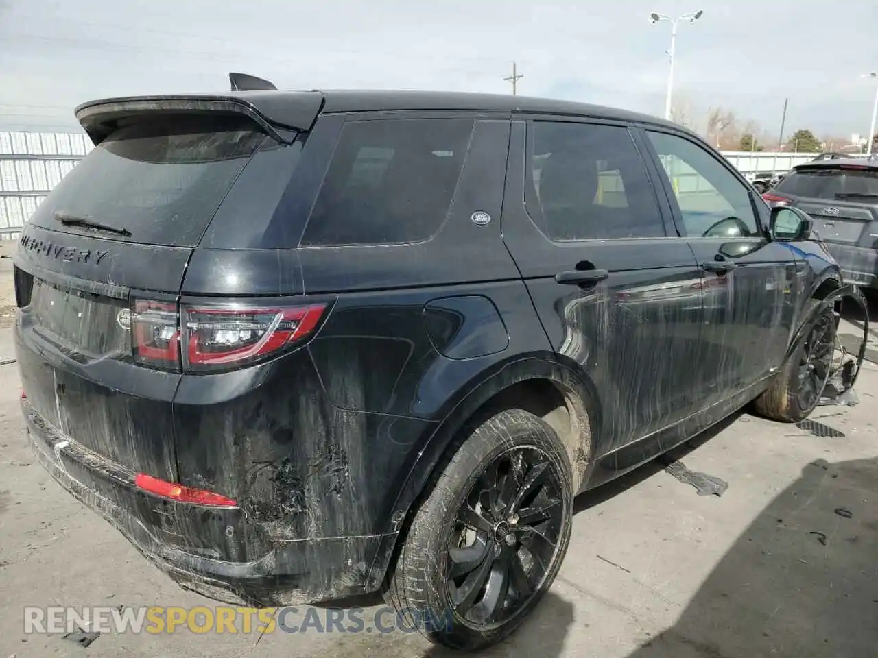 3 Photograph of a damaged car SALCL2FX4MH889955 LAND ROVER DISCOVERY 2021