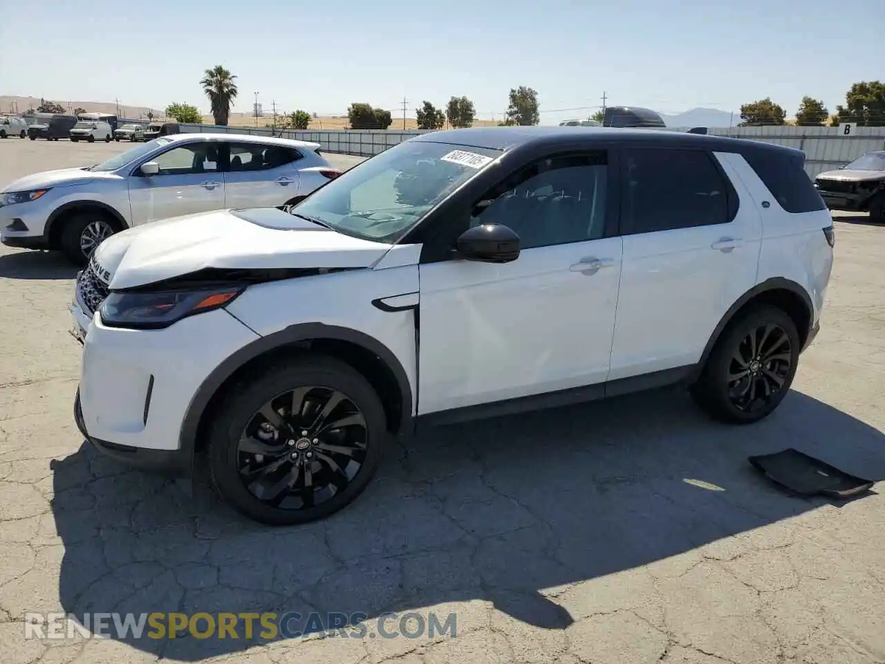 1 Photograph of a damaged car SALCP2FX6MH883062 LAND ROVER DISCOVERY 2021