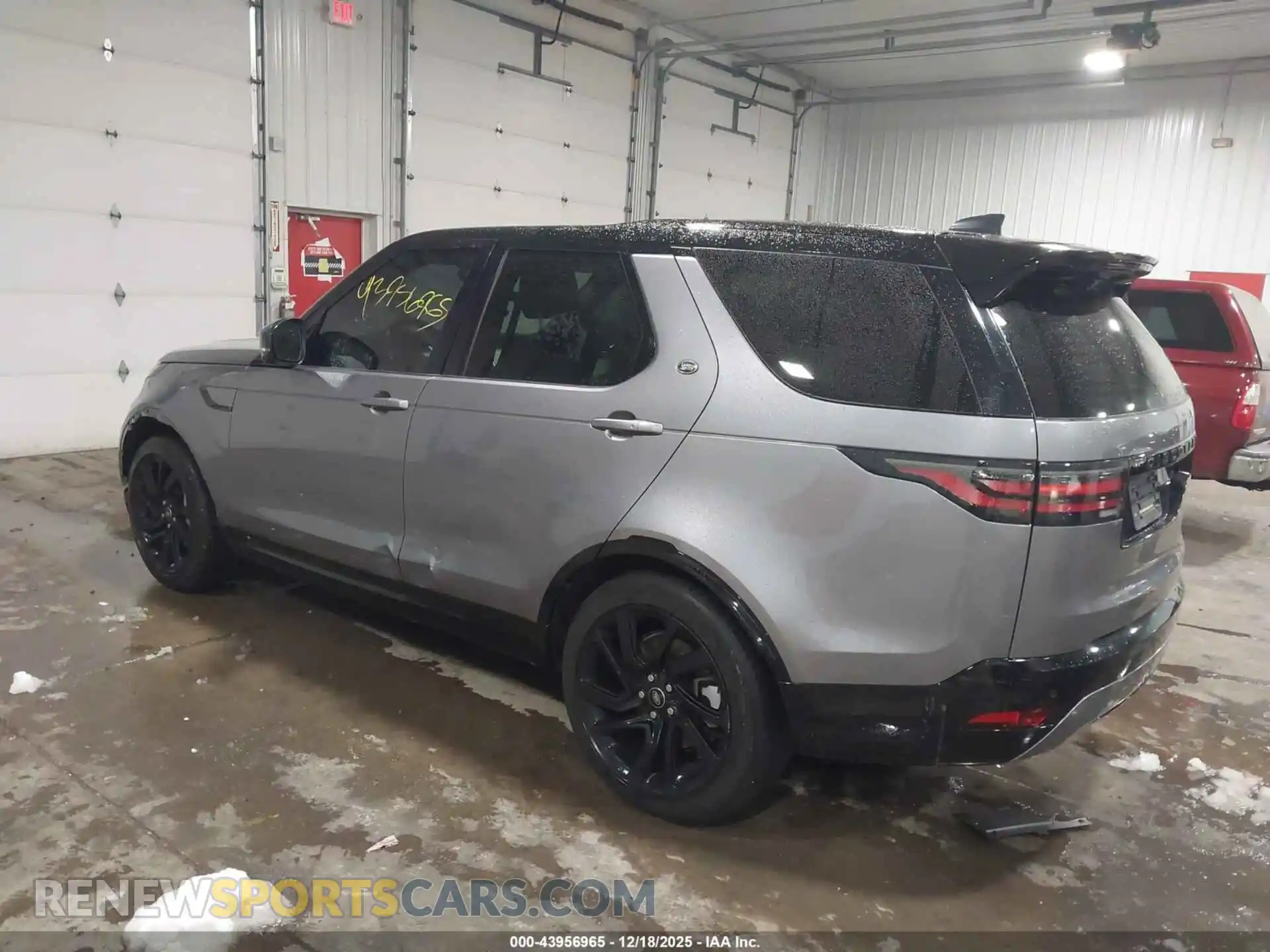 3 Photograph of a damaged car SALRT2RX4M2448576 LAND ROVER DISCOVERY 2021