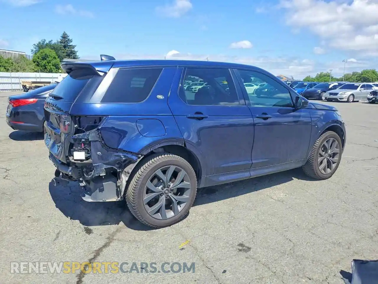 3 Photograph of a damaged car SALCL2FX7NH909245 LAND ROVER DISCOVERY 2022