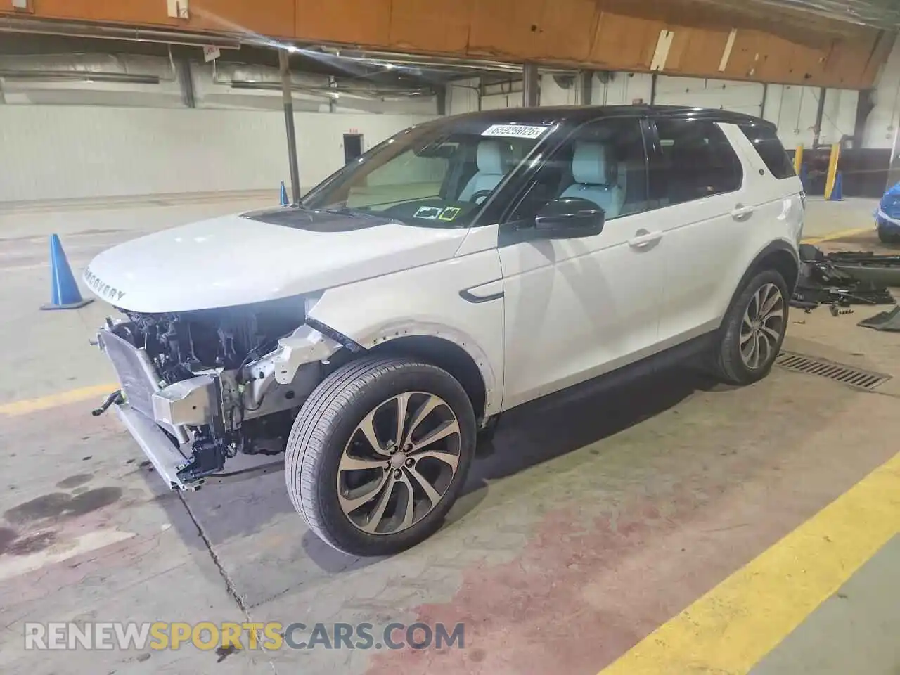 1 Photograph of a damaged car SALCP2FX2NH912476 LAND ROVER DISCOVERY 2022