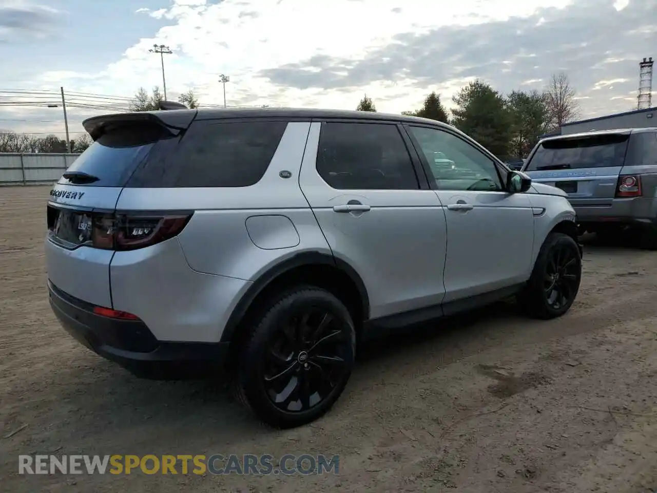 3 Photograph of a damaged car SALCP2FX4NH908753 LAND ROVER DISCOVERY 2022