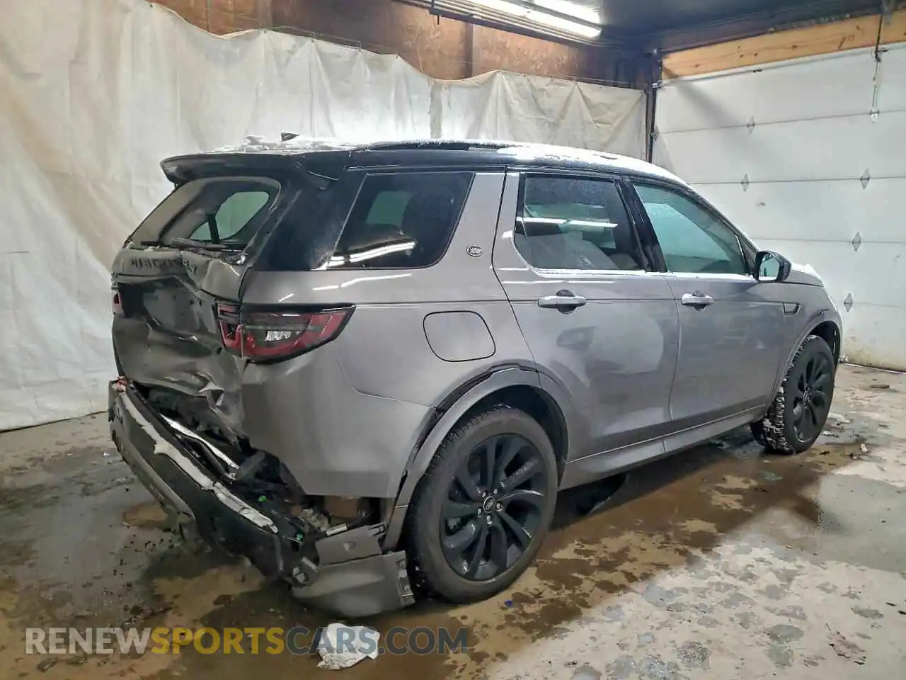 3 Photograph of a damaged car SALCT2FX3NH912272 LAND ROVER DISCOVERY 2022