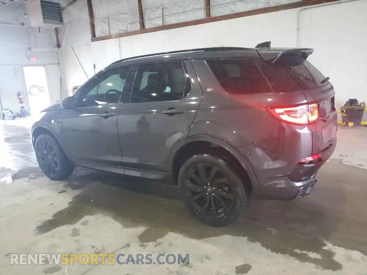 2 Фотография поврежденного автомобиля SALCT2FX3NH913163 LAND ROVER DISCOVERY 2022