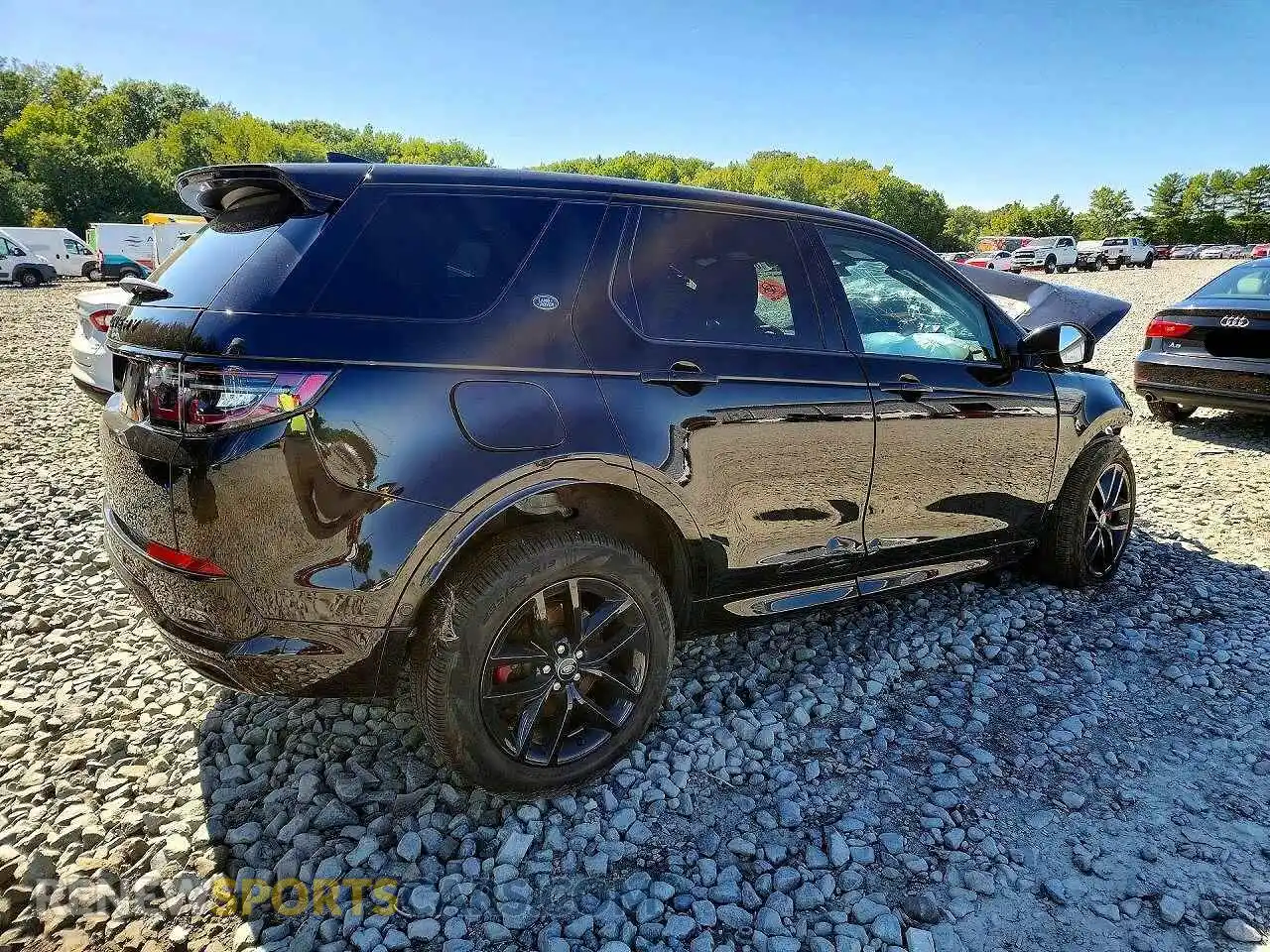 3 fotografías del automóvil dañado SALCL2FX7RH345859 LAND ROVER DISCOVERY 2024