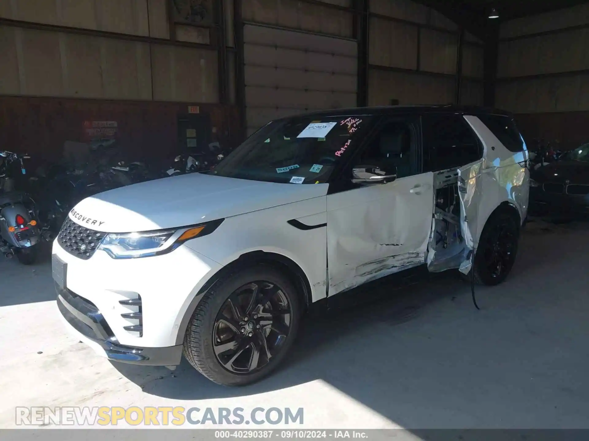 2 Photograph of a damaged car SALRL2EX8R2500157 LAND ROVER DISCOVERY 2024