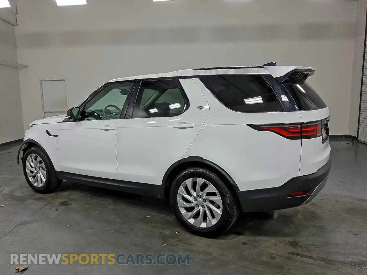 2 Photograph of a damaged car SALRJ2FX2S2503484 LAND ROVER DISCOVERY 2025