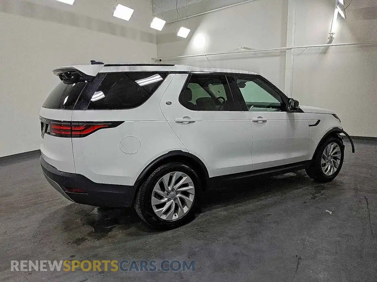 3 Photograph of a damaged car SALRJ2FX2S2503484 LAND ROVER DISCOVERY 2025