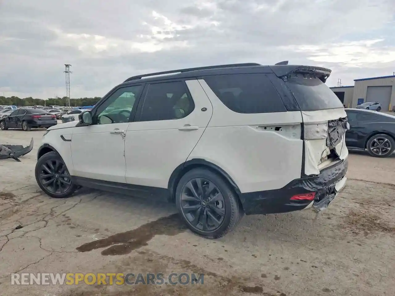 2 Photograph of a damaged car SALRL2FX8T2521547 LAND ROVER DISCOVERY 2026