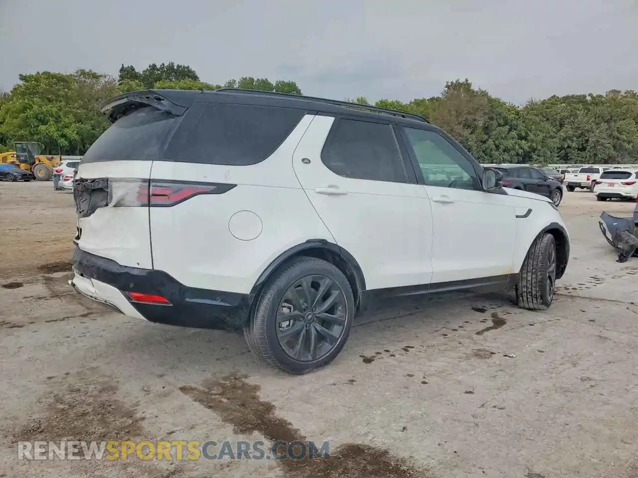 3 Photograph of a damaged car SALRL2FX8T2521547 LAND ROVER DISCOVERY 2026