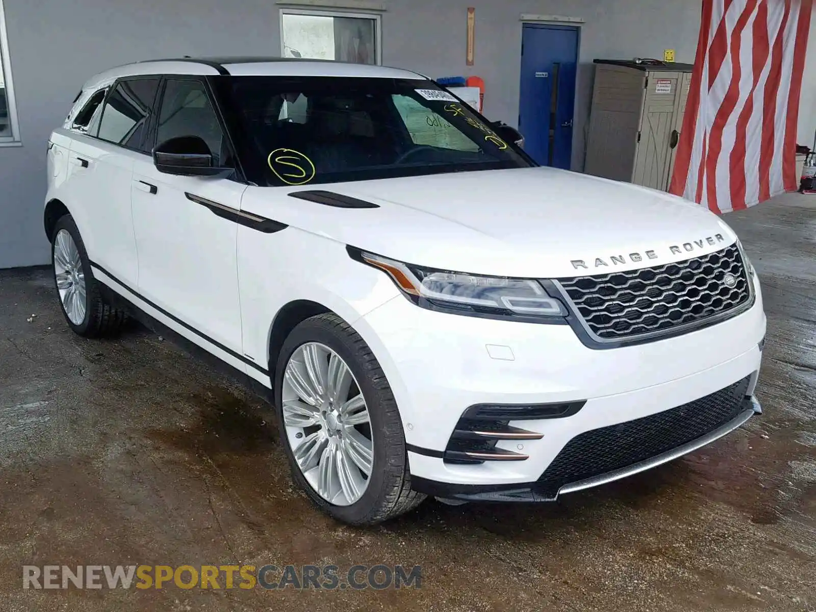 1 Photograph of a damaged car SALYL2EX3KA211954 LAND ROVER RANGE ROVE 2019