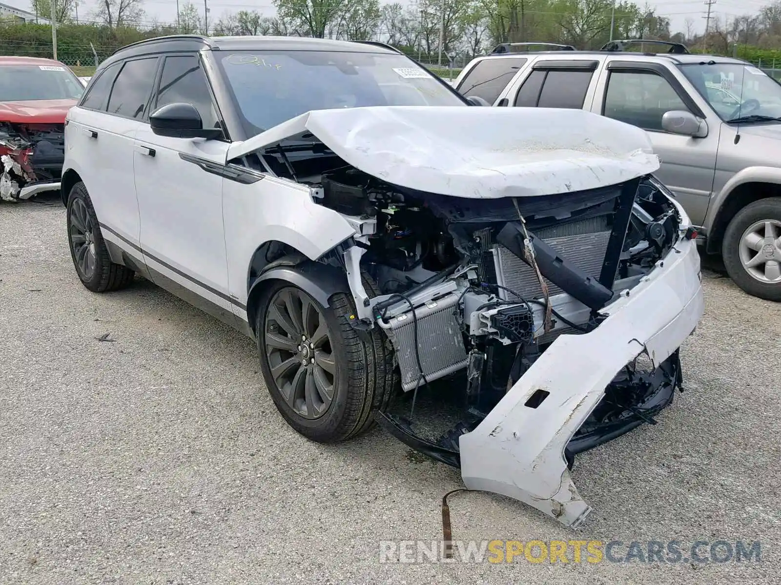 1 Фотография поврежденного автомобиля SALYL2EX3KA793800 LAND ROVER RANGE ROVE 2019