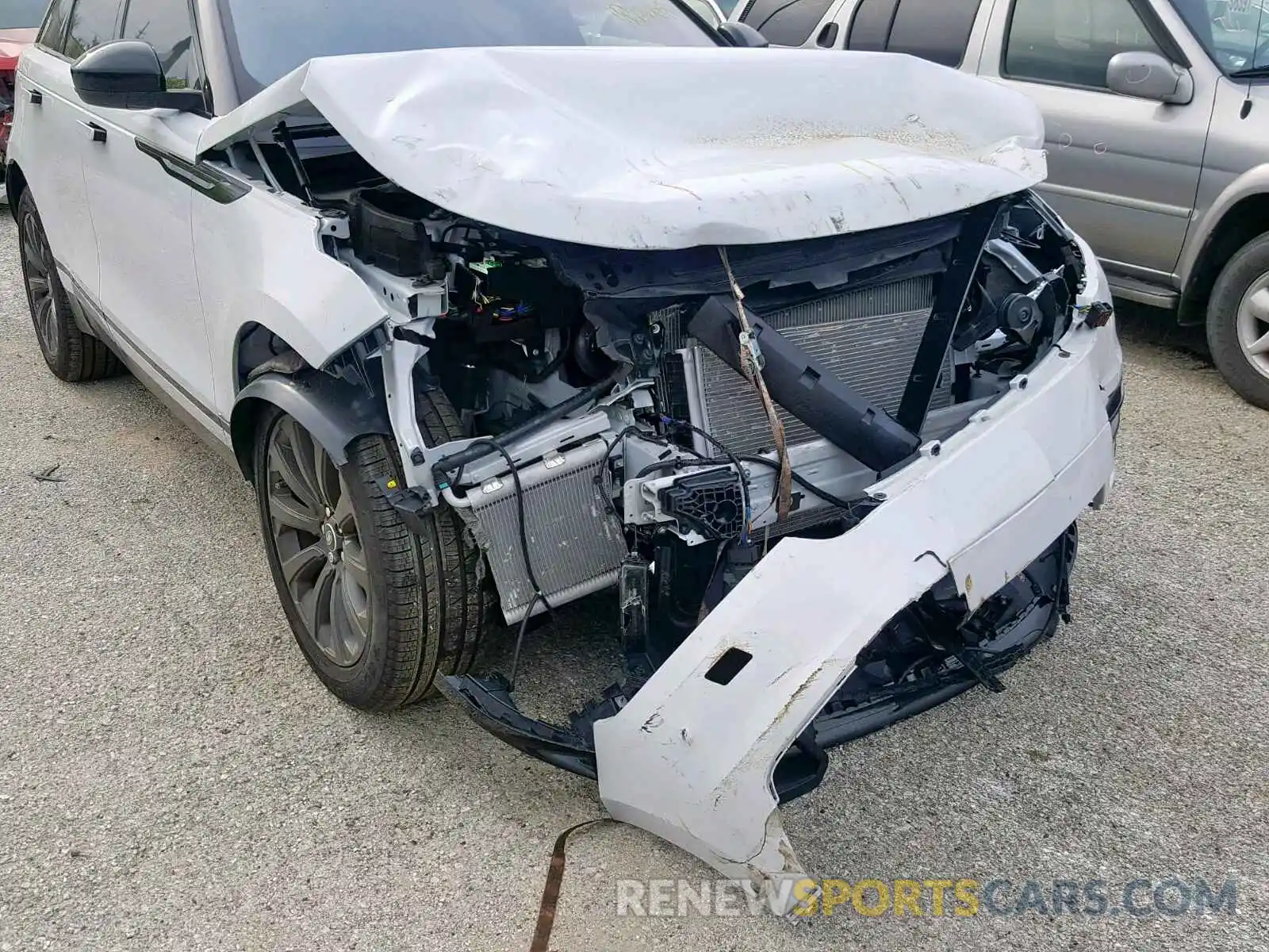 9 Photograph of a damaged car SALYL2EX3KA793800 LAND ROVER RANGE ROVE 2019