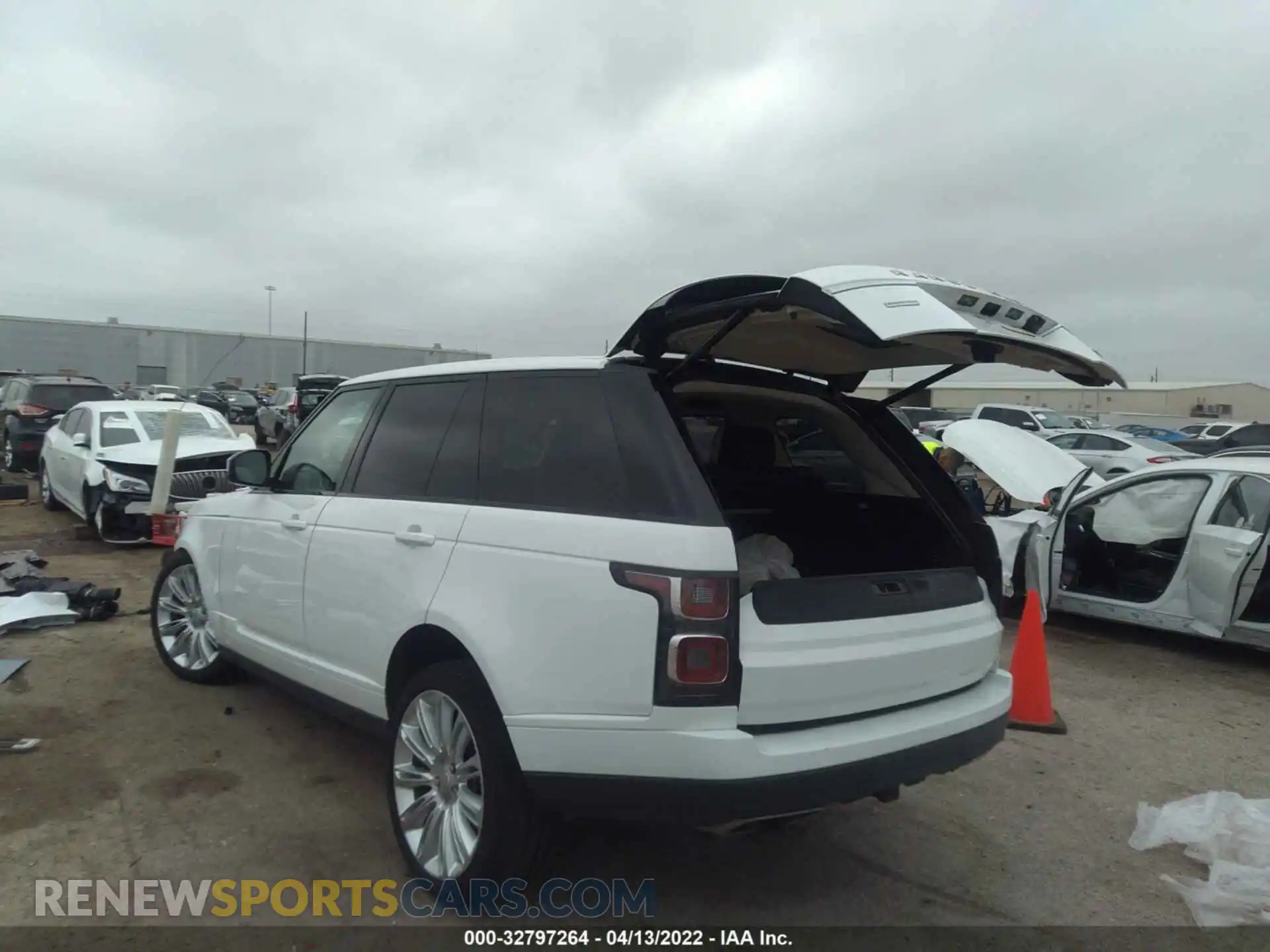3 Photograph of a damaged car SALGS2RE0KA543177 LAND ROVER RANGE ROVER 2019