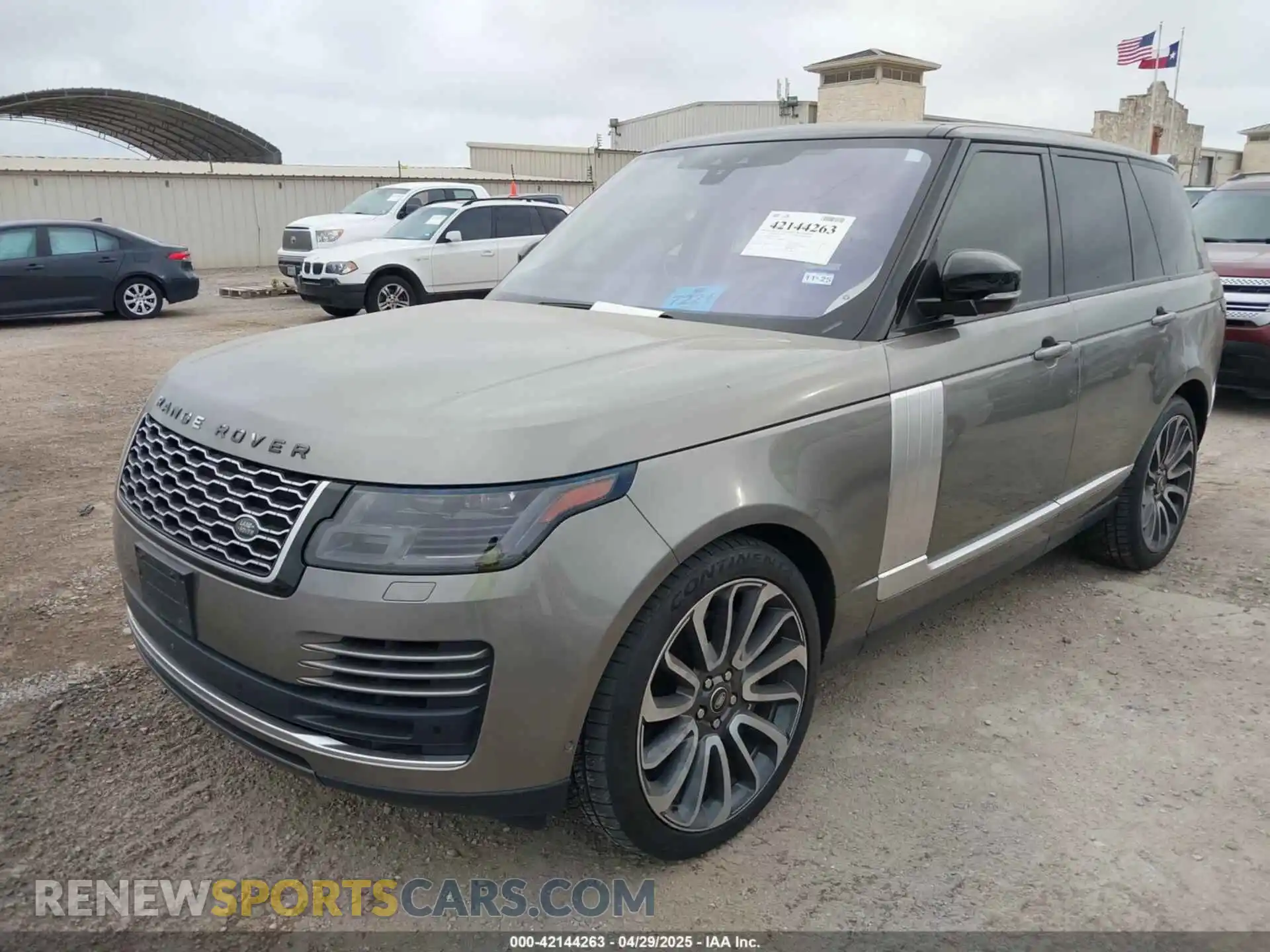2 Photograph of a damaged car SALGS2SV1KA538550 LAND ROVER RANGE ROVER 2019