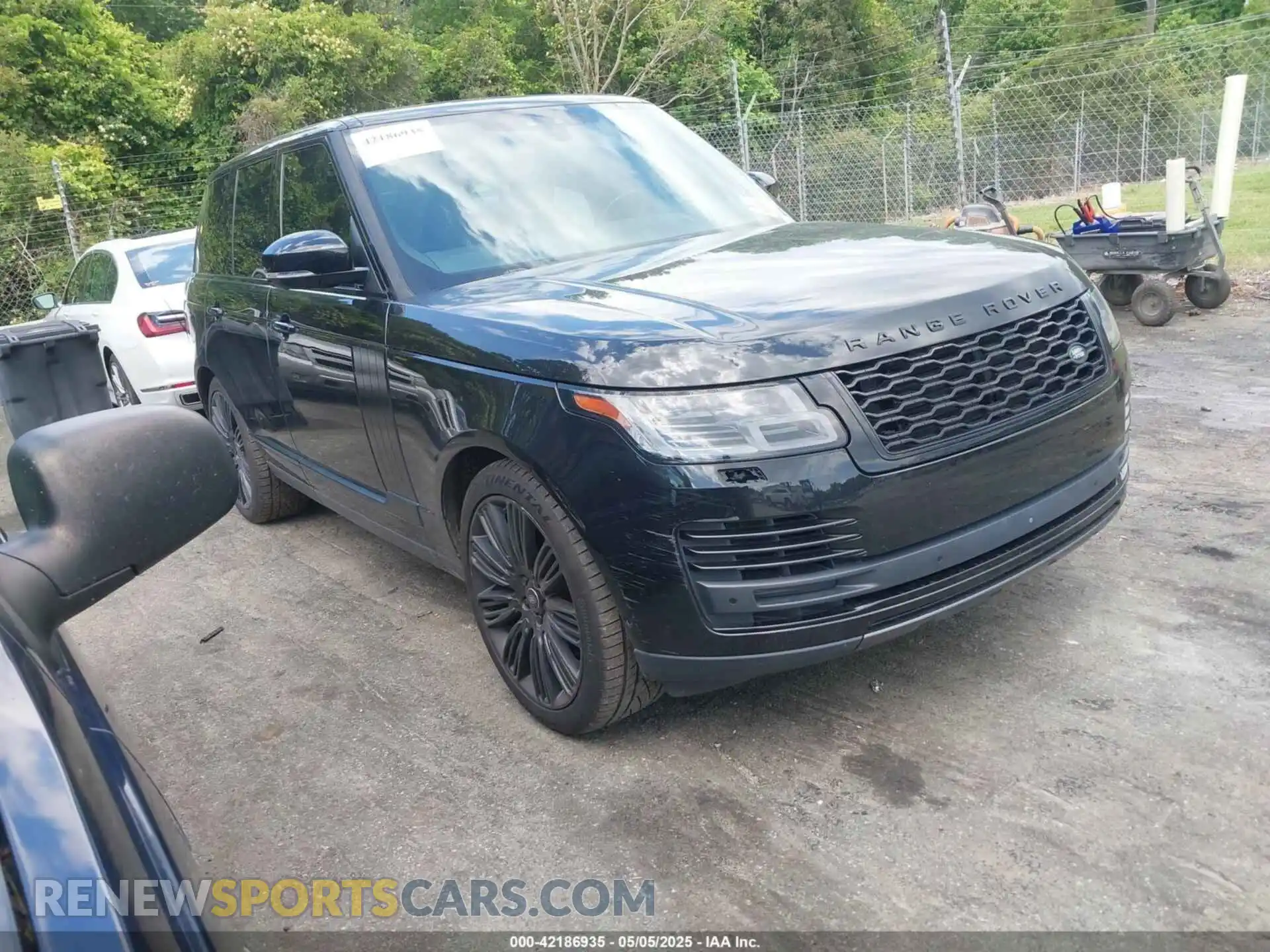 1 Photograph of a damaged car SALGS2SVXKA516370 LAND ROVER RANGE ROVER 2019