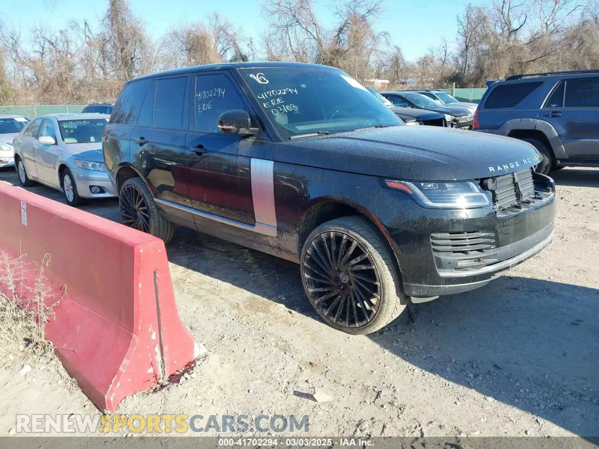 1 Photograph of a damaged car SALGS2SVXKA544332 LAND ROVER RANGE ROVER 2019