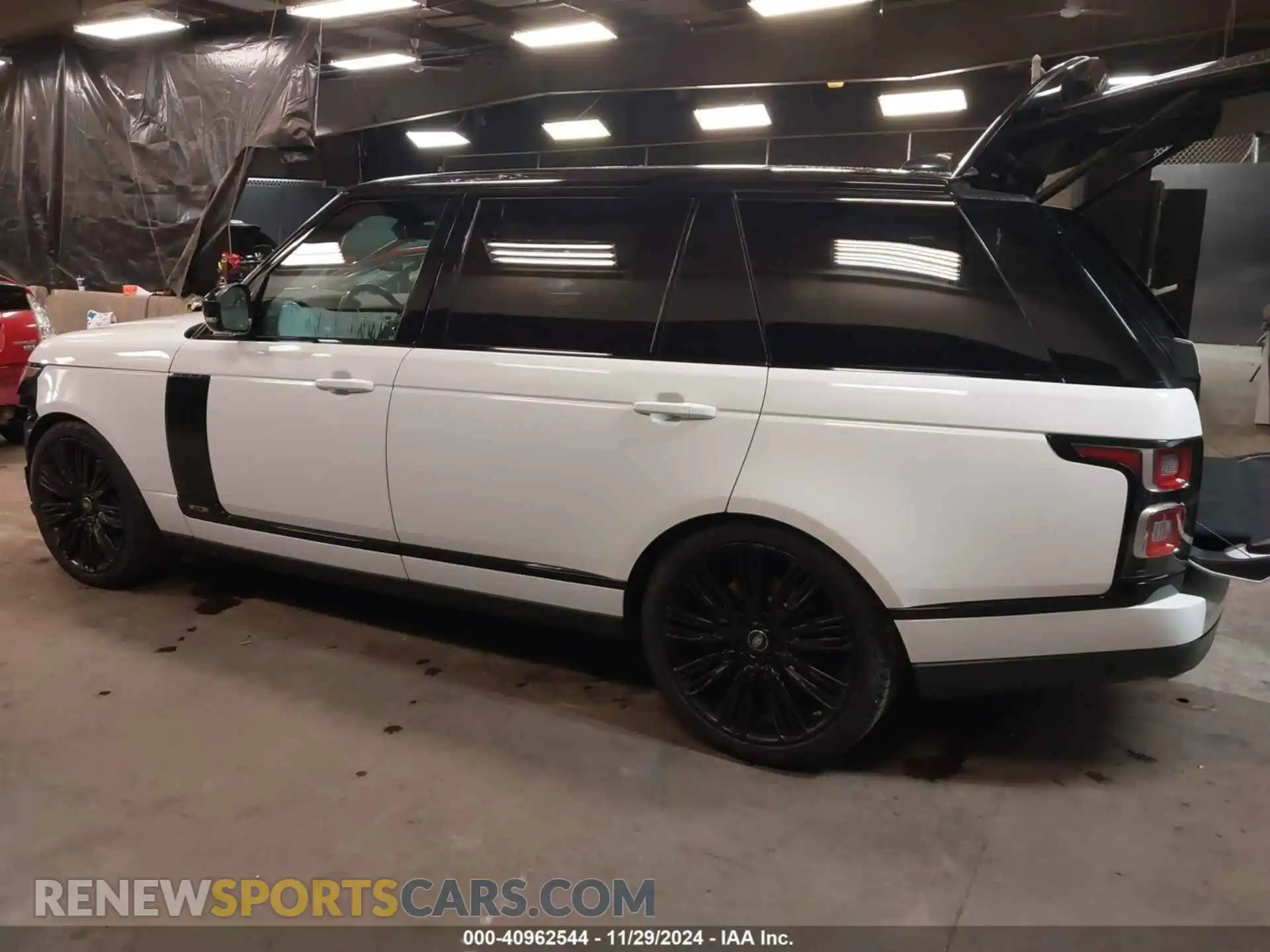 3 Photograph of a damaged car SALGS5RE1KA543254 LAND ROVER RANGE ROVER 2019