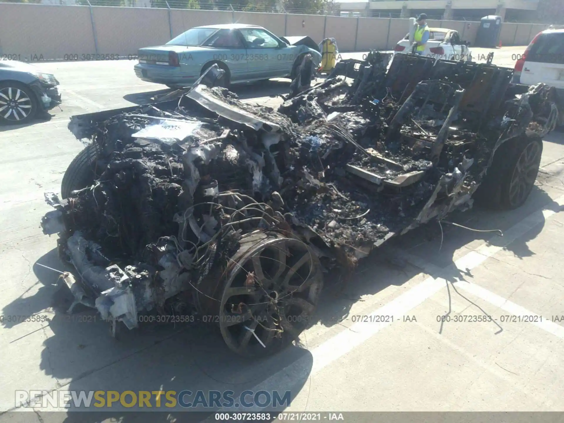 2 fotografías del automóvil dañado SALGS2SE8LA400151 LAND ROVER RANGE ROVER 2020