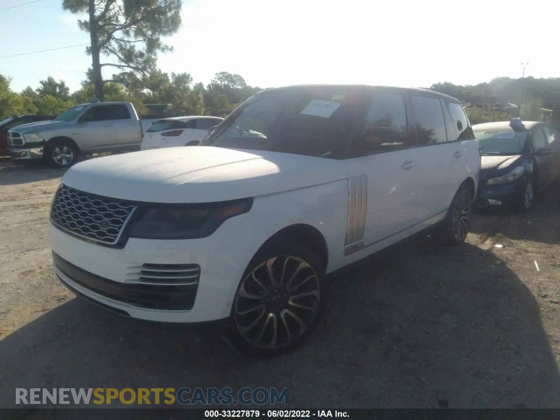 2 Photograph of a damaged car SALGV5SE3LA587307 LAND ROVER RANGE ROVER 2020