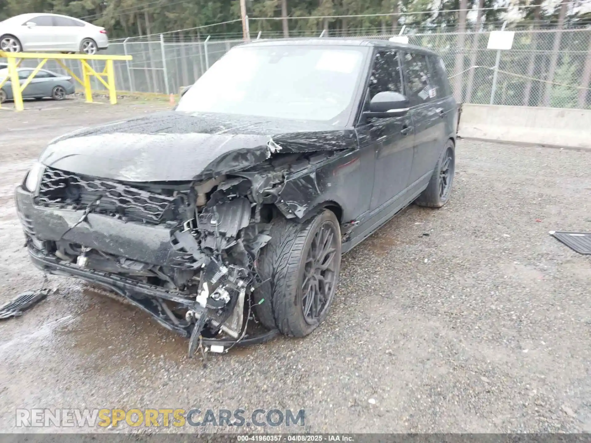 2 Photograph of a damaged car SALGV5SE6LA403929 LAND ROVER RANGE ROVER 2020