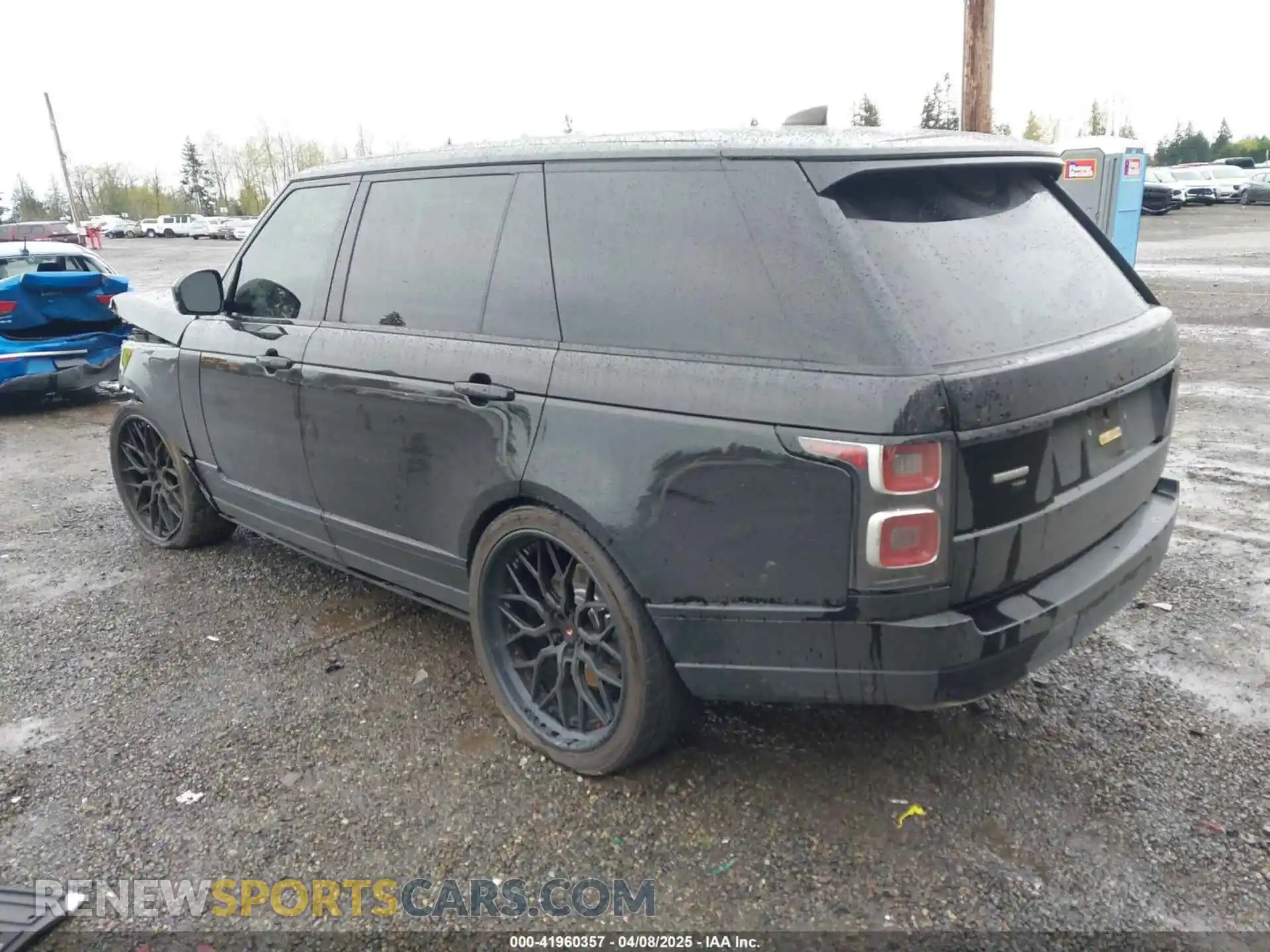 3 Photograph of a damaged car SALGV5SE6LA403929 LAND ROVER RANGE ROVER 2020